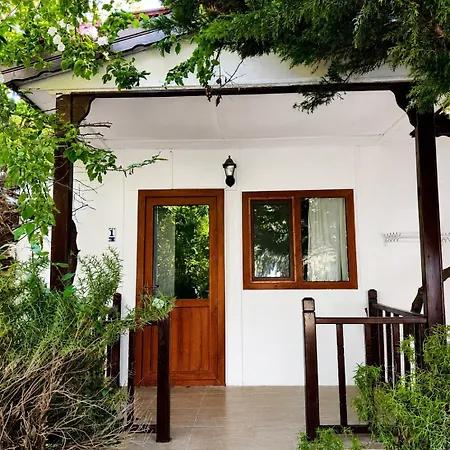 Petrinos Butik فندق مبيت وإفطار *